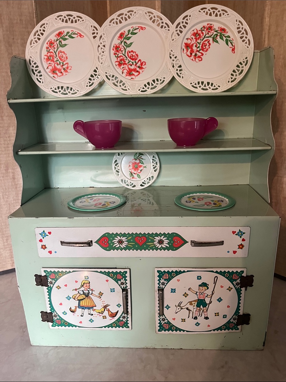 VINTAGE WOLVERINE Metal Tin Litho China cabinet Kitchen Toy MCM
